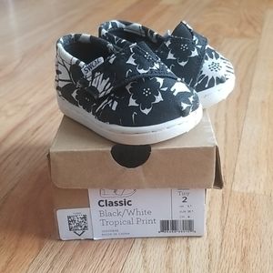 Tiny Toms Black/White Tropical Print (Size 2)